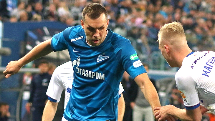 Артем Дзюба в матче с ЦСКА