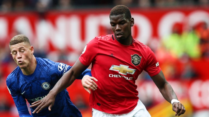Поль Погба в борьбе с Россом Баркли
