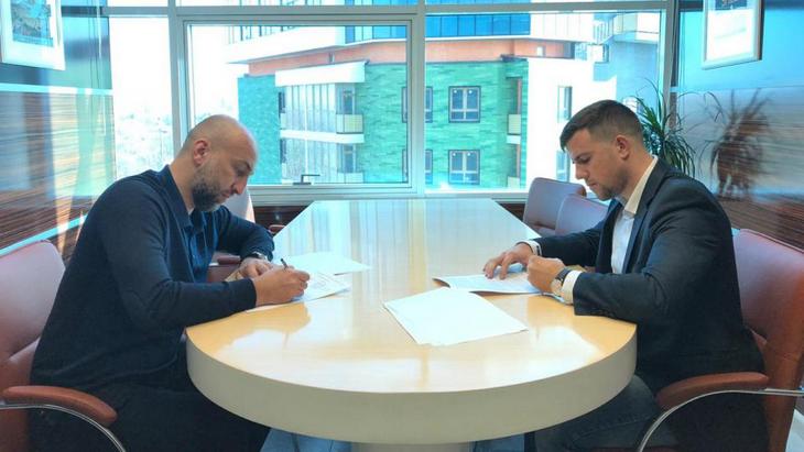 Магомед Адиев подписал контракт