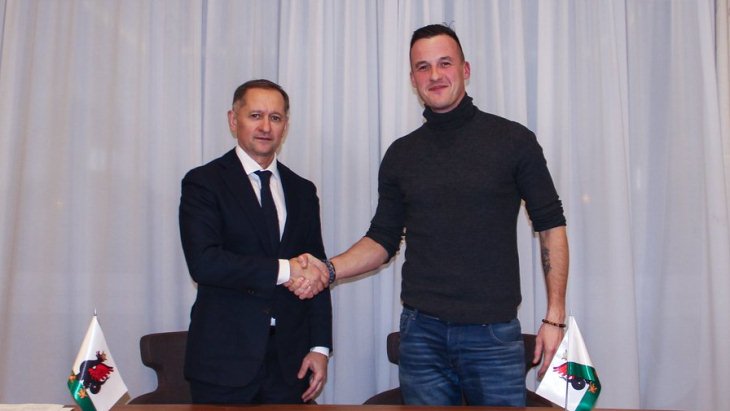 Олег Яровинский подписал контракт с «Рубином»