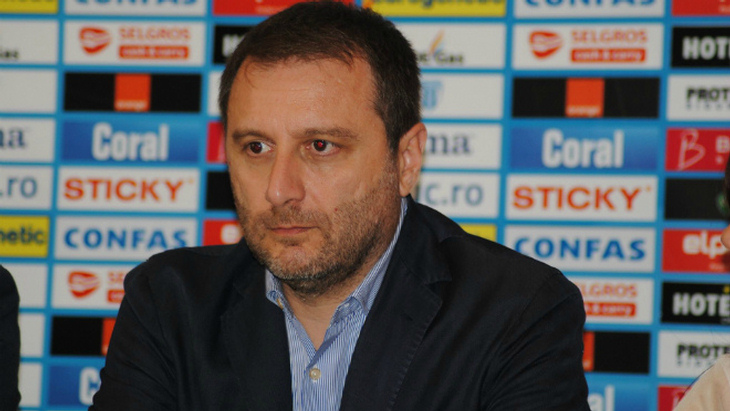 Девис Манджа