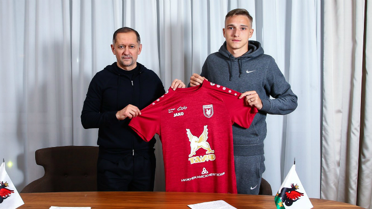 Илья Самошников