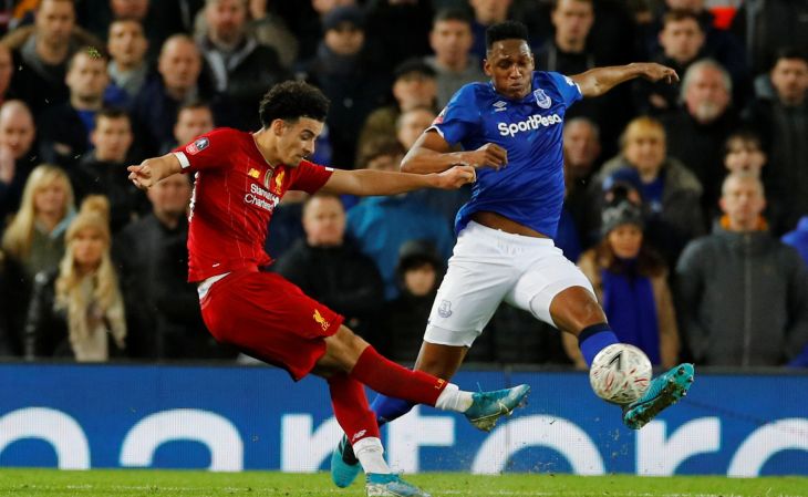 Голевой удар Кертиса Джонса