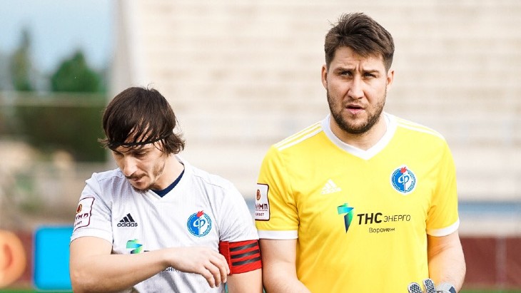 Футболисты «Факела»