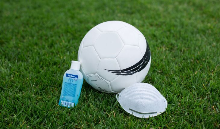 Мяч и маска