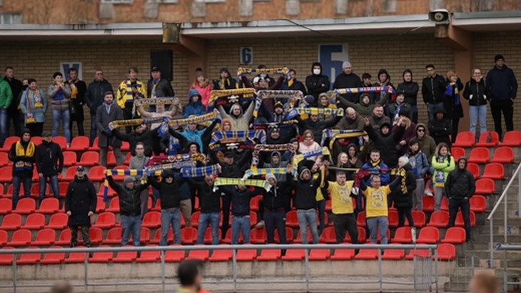 Болельщики на матче «Энергетик-БГУ» — БАТЭ