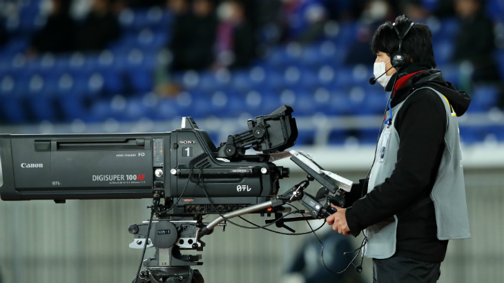 Возобновление сезона зависит и от владельцев прав на ТВ-трансляции