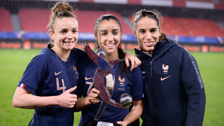 ФИФА рекомендует перенести матчи мужских и женских сборных