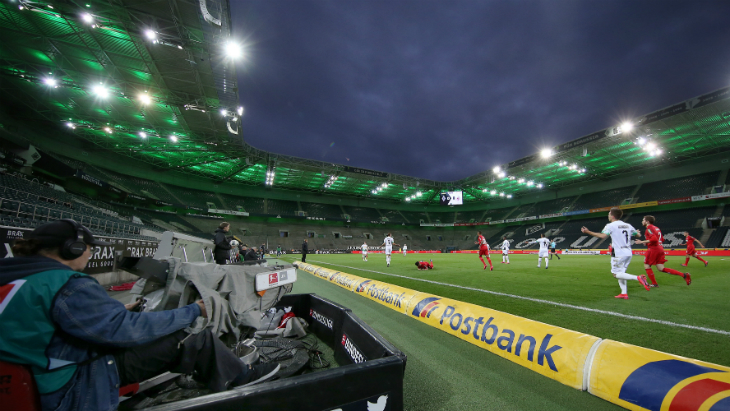 Футбол без зрителей можно показывать по ТВ