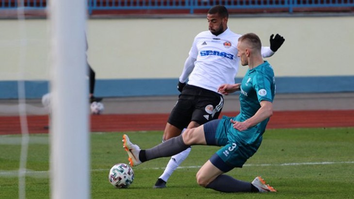 «Торпедо» вышло на первую строчку