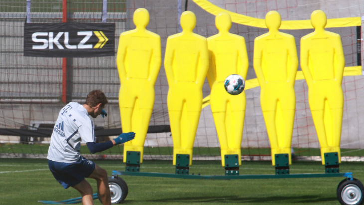 Бундеслига собирается возобновить сезон