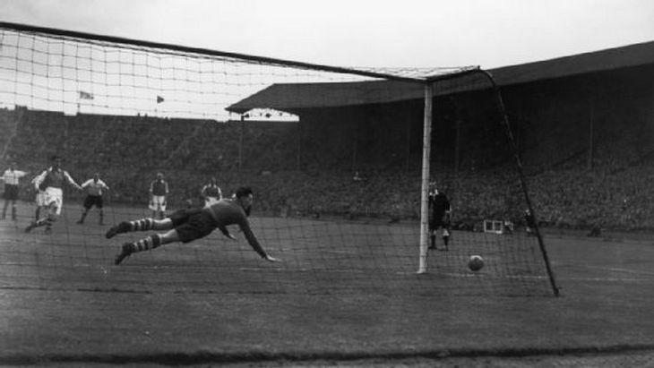 «Престон» и «Арсенал» в финальном матче «Военного кубка»