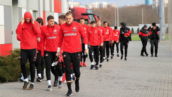 Столичные клубы смогут тренироваться в Московской области