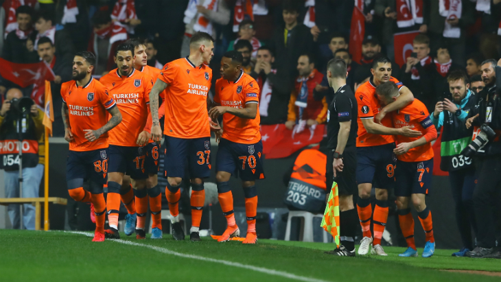 «Истанбул» ведет борьбу за трофей