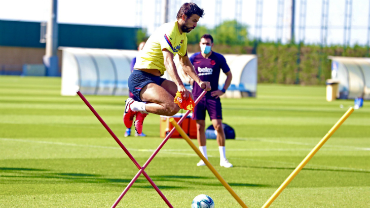 Испанские клубы начали тренировки