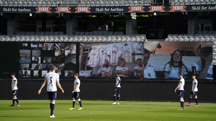 Трансляция шла и из раздевалки «Орхуса»