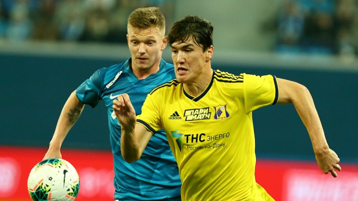 Элдор Шомуродов в матче с «Зенитом»