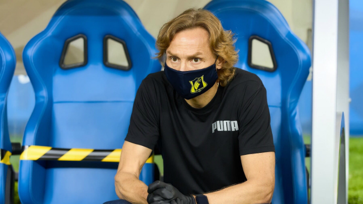 Валерий Карпин