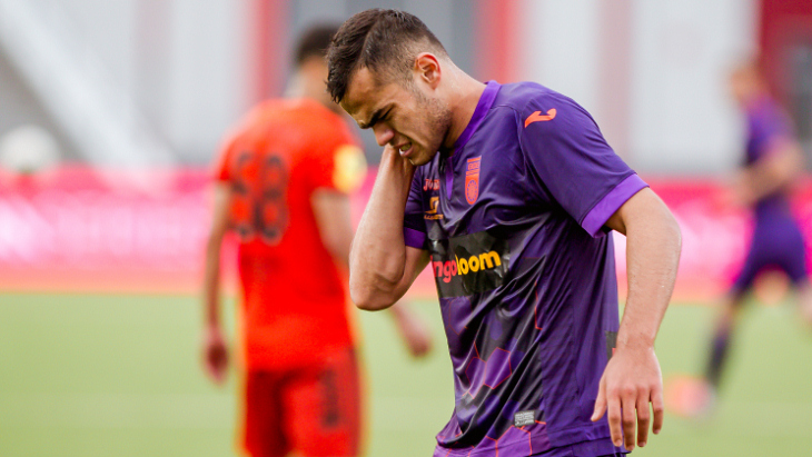 Остон Урунов