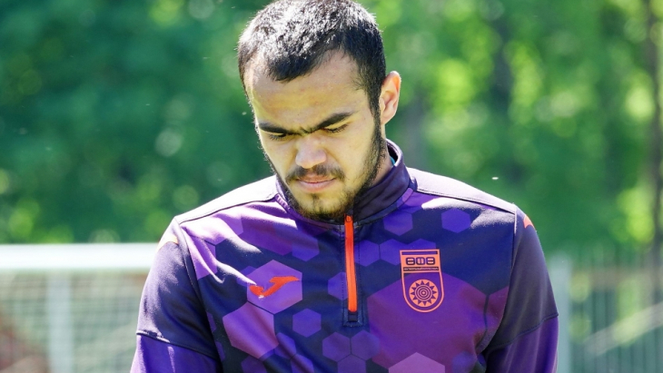 Остон Урунов