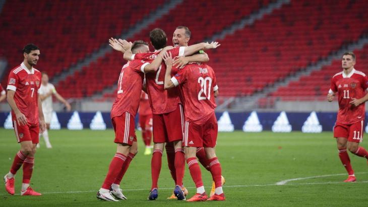 Футболисты сборной России