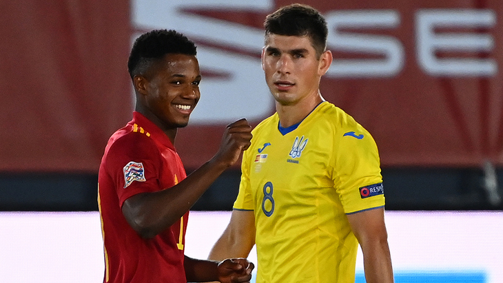 Ансу Фати и Руслан Малиновский