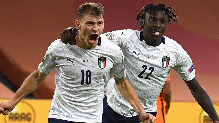 Николо Барелла празднует гол