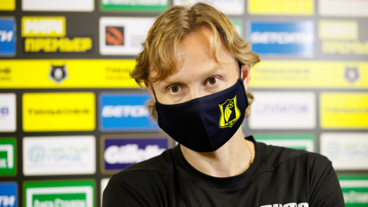 Валерий Карпин