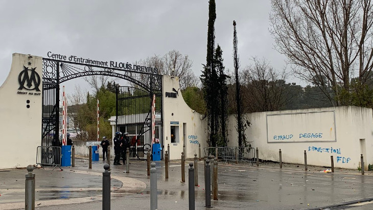 База «Марселя» после атаки фанатов