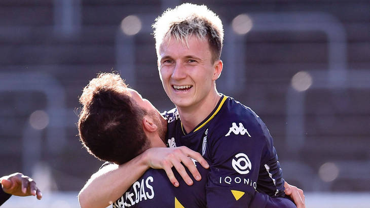 Александр Головин