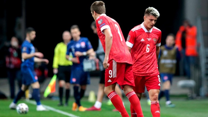 Андрей Мостовой (справа)