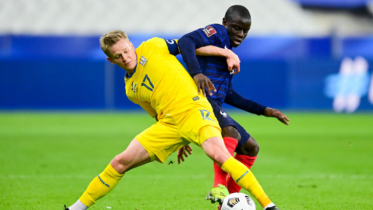 Александр Зинченко в матче с Францией