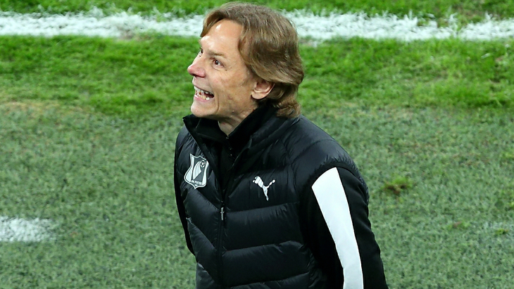 Валерий Карпин