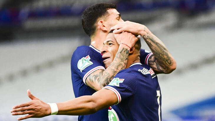 Килиан Мбаппе принимает поздравления