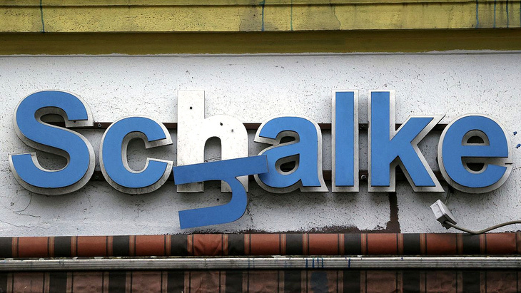 Надпись «Шальке»