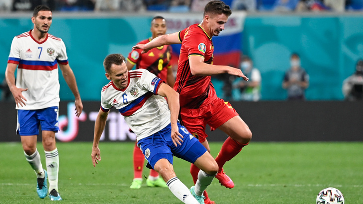 Сборная России стартовала на Евро с поражения