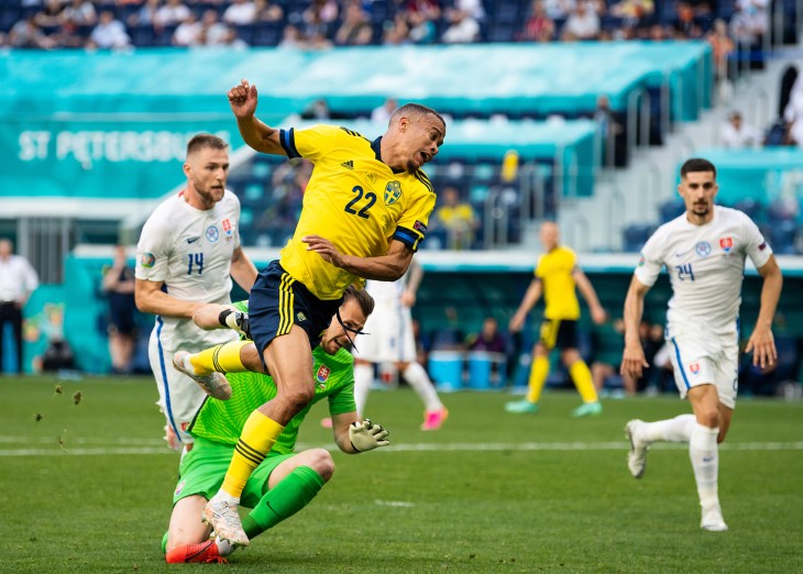 Момент с фолом