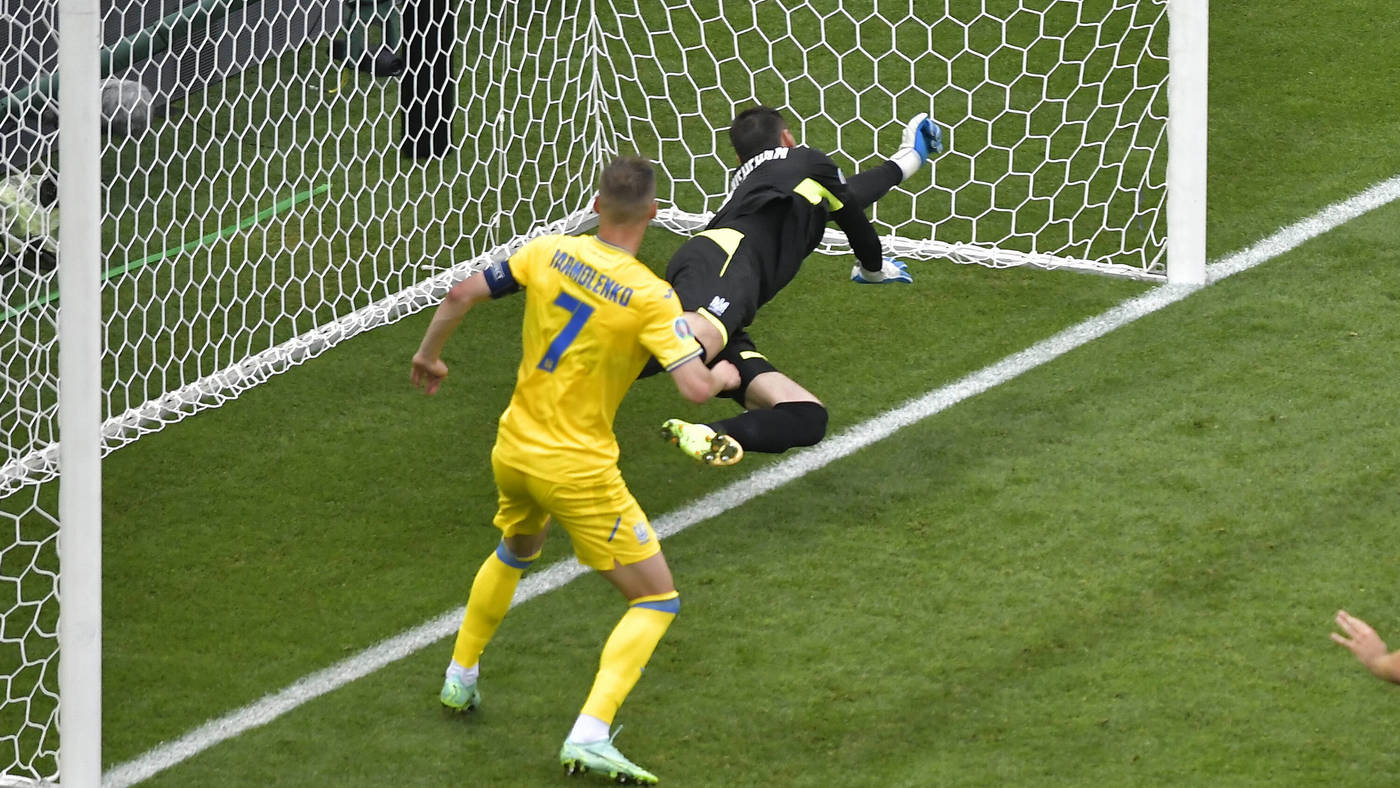 Украина пропустила в первом тайме