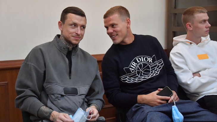 Кирилл Кокорин (справа)