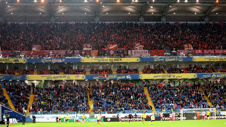 Трибуны стадиона в Ростове-на-Дону