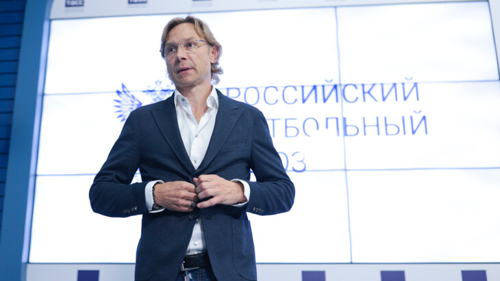 Валерий Карпин