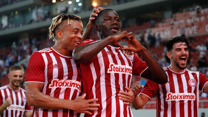 Футболисты «Олимпиакоса»