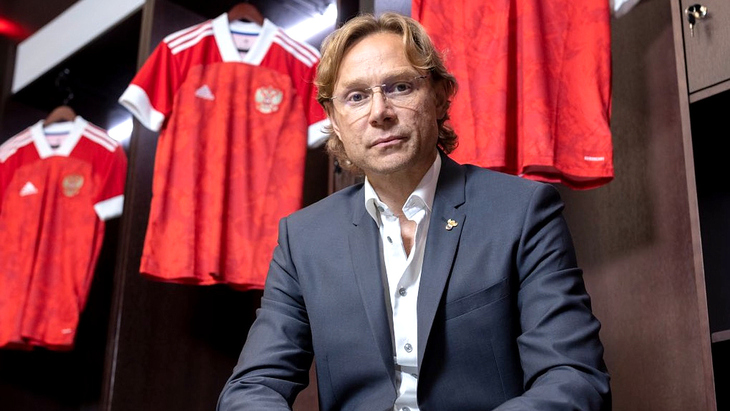 Валерий Карпин