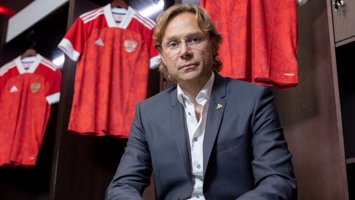 Валерий Карпин