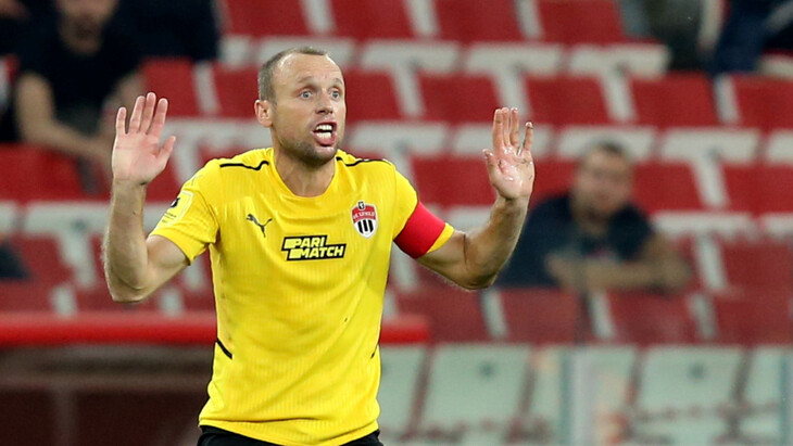 Денис Глушаков