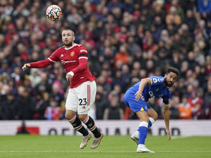 Люк Шоу в матче против «Эвертона»