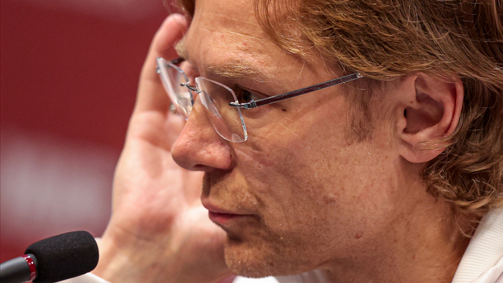 Валерий Карпин