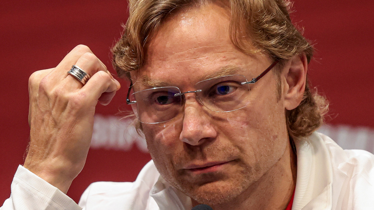 Валерий Карпин