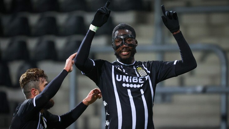 Шамар Николсон