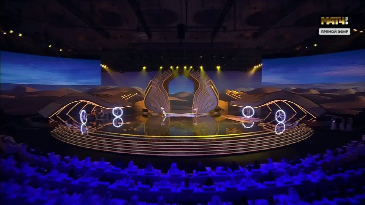 Шоу начинается